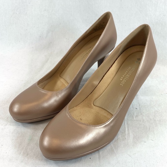 naturalizer michelle almond toe pump